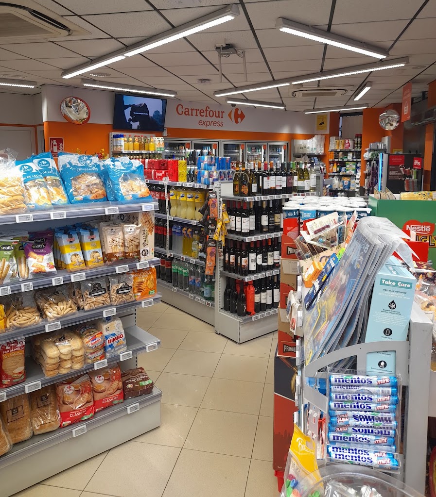 Estacion de servicio Moeve, antes Cepsa — Interior