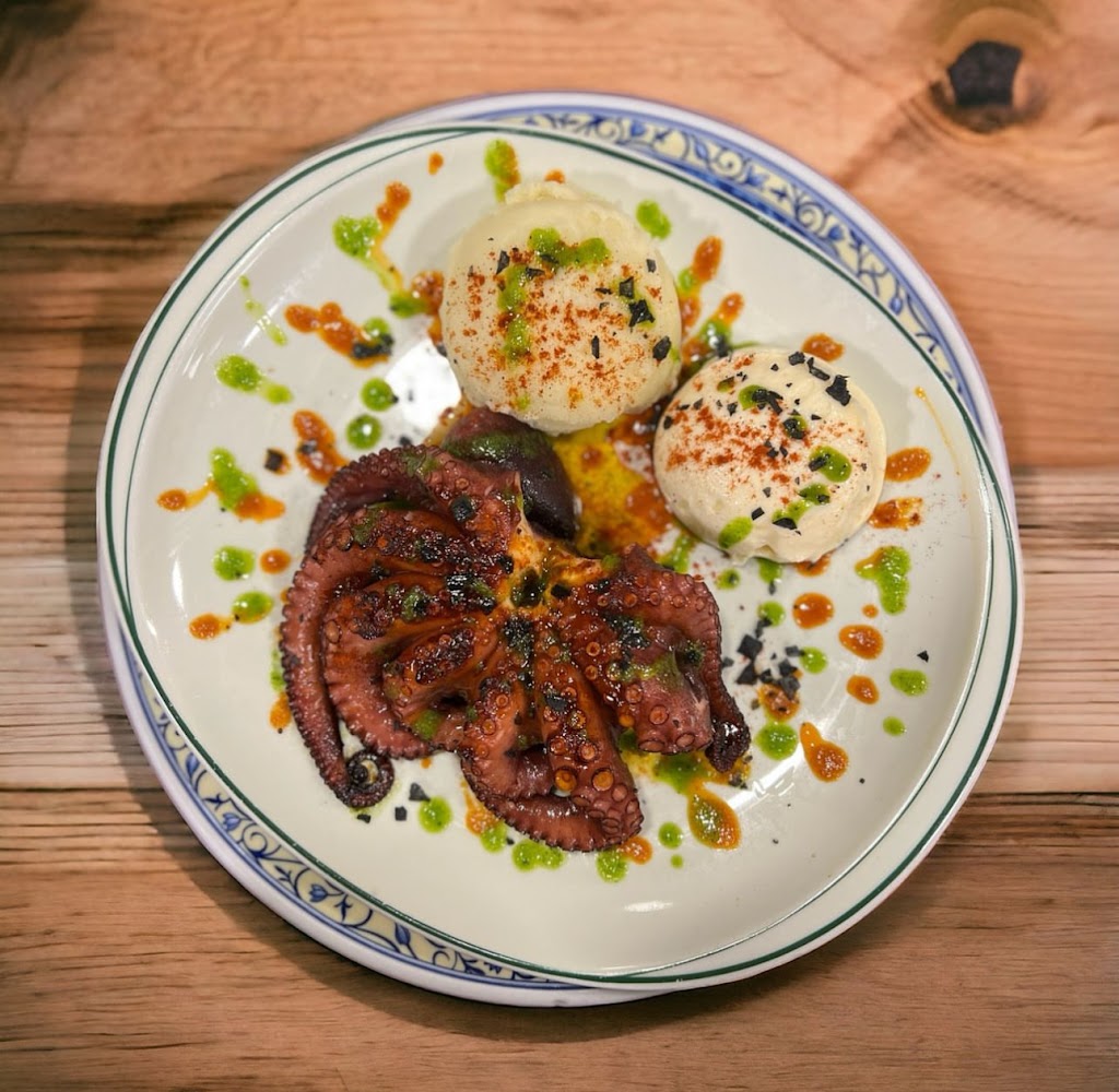 Restaurante Urky — Comida y bebida