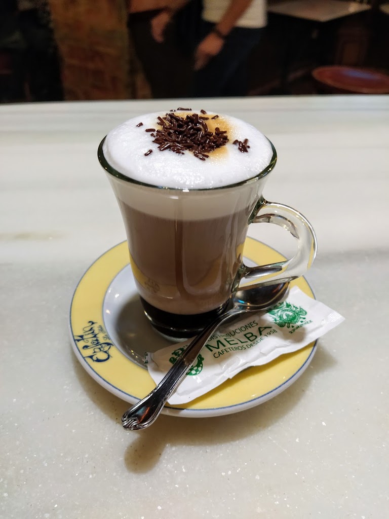 Cafetin La Sala — Comida y bebida