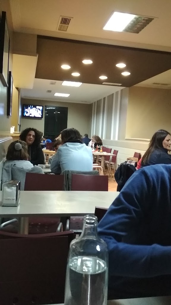 Pizzeria Bulevar — Ambiente