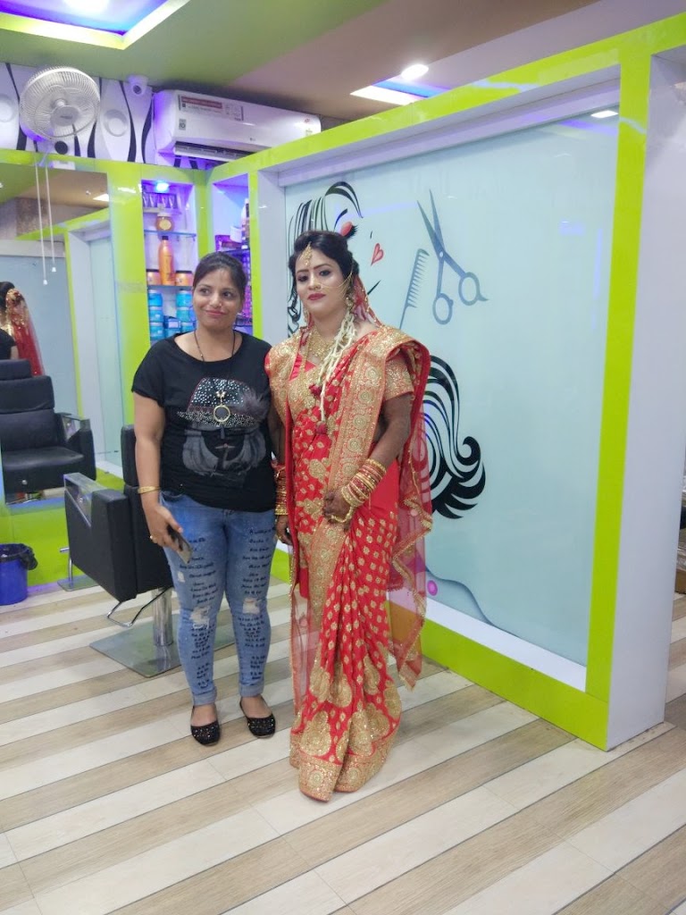 7 Scissors A Family Saloon