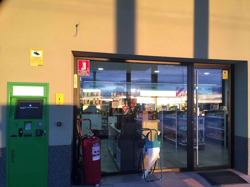 Gasolinera Estacion de Servicio Oruca — Exterior