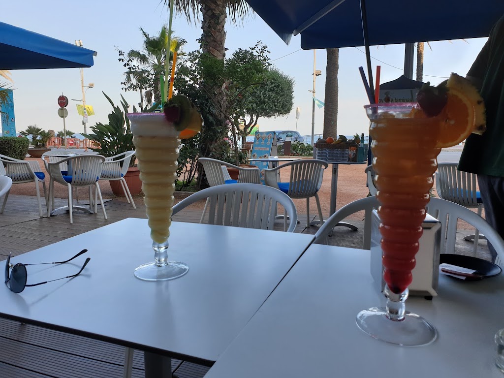 Latino Terrace Cocktail Bar — Ambiente
