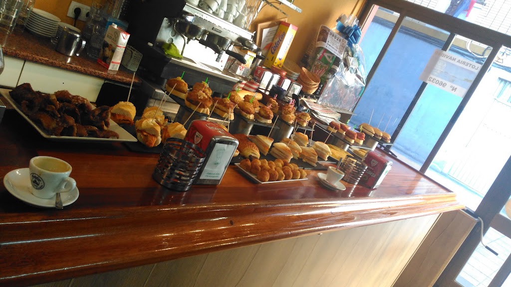Bar La Reineta — Comida y bebida