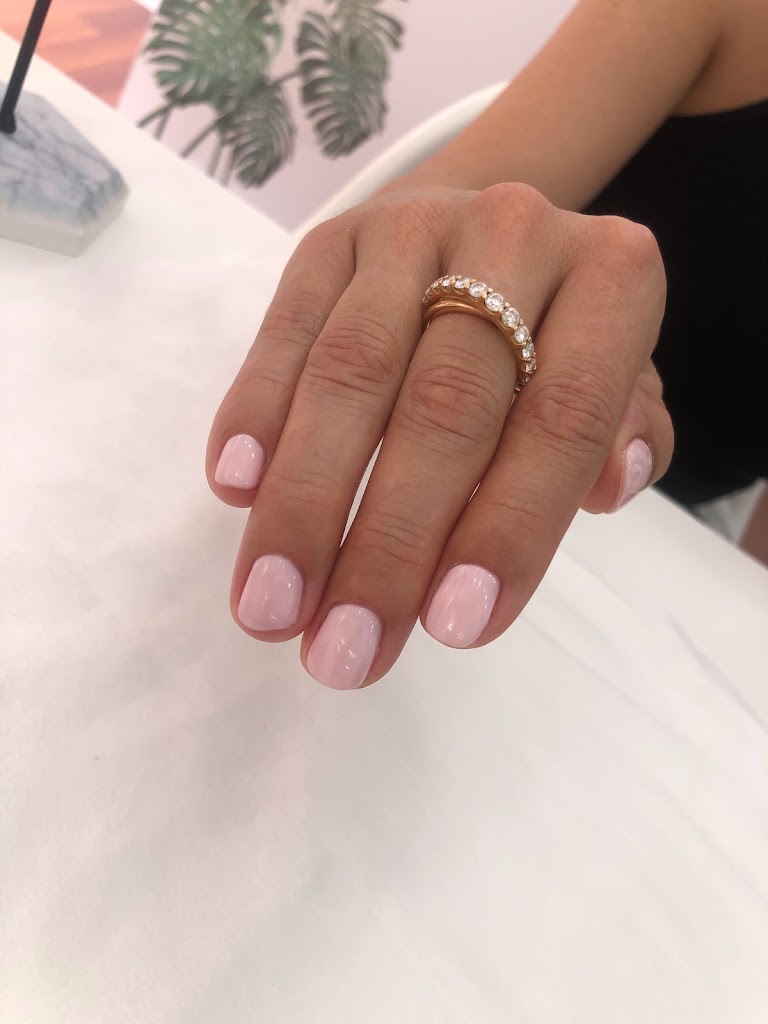 Khalma estetica — Manicura