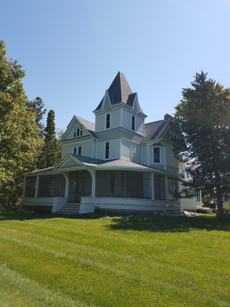 Oaklawn Inn - Bed & breakfast in Menomonie , United States of America