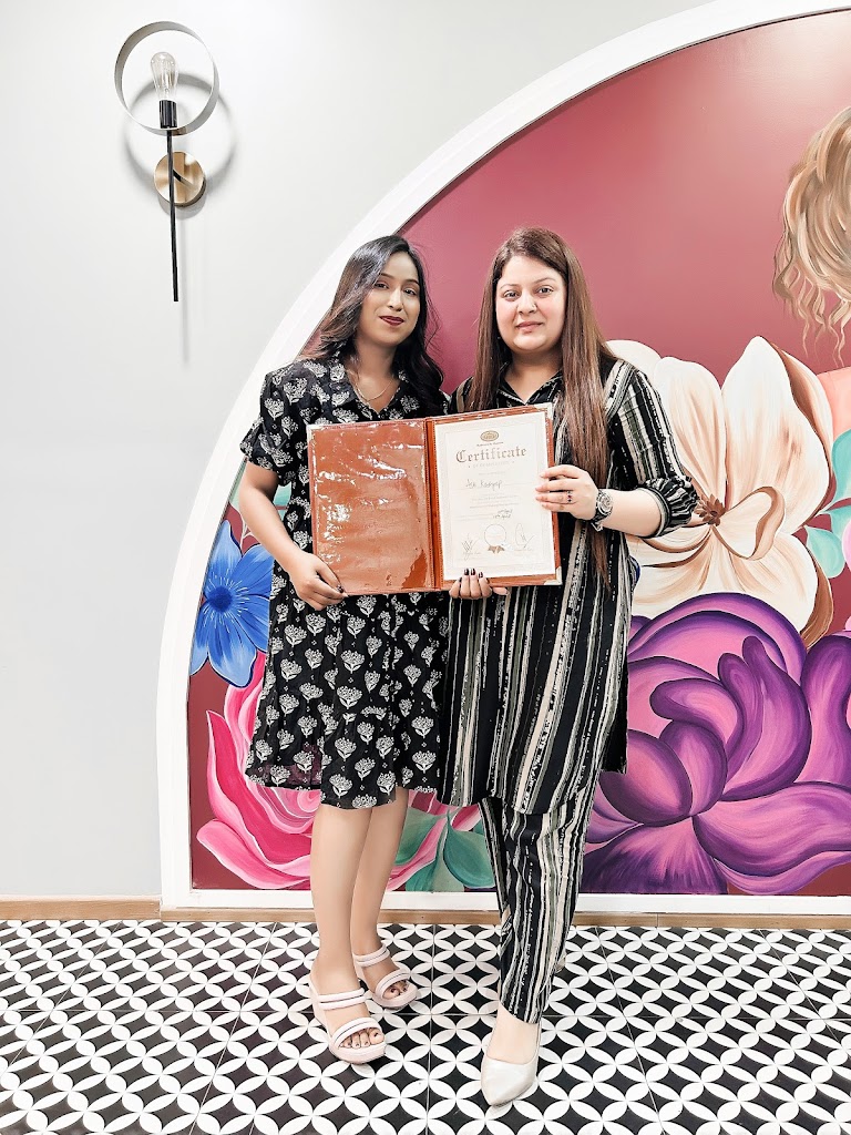 Arti Makeover Studio Academy