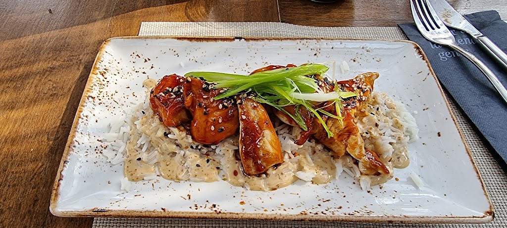 Saona Santa Barbara — Comida y bebida