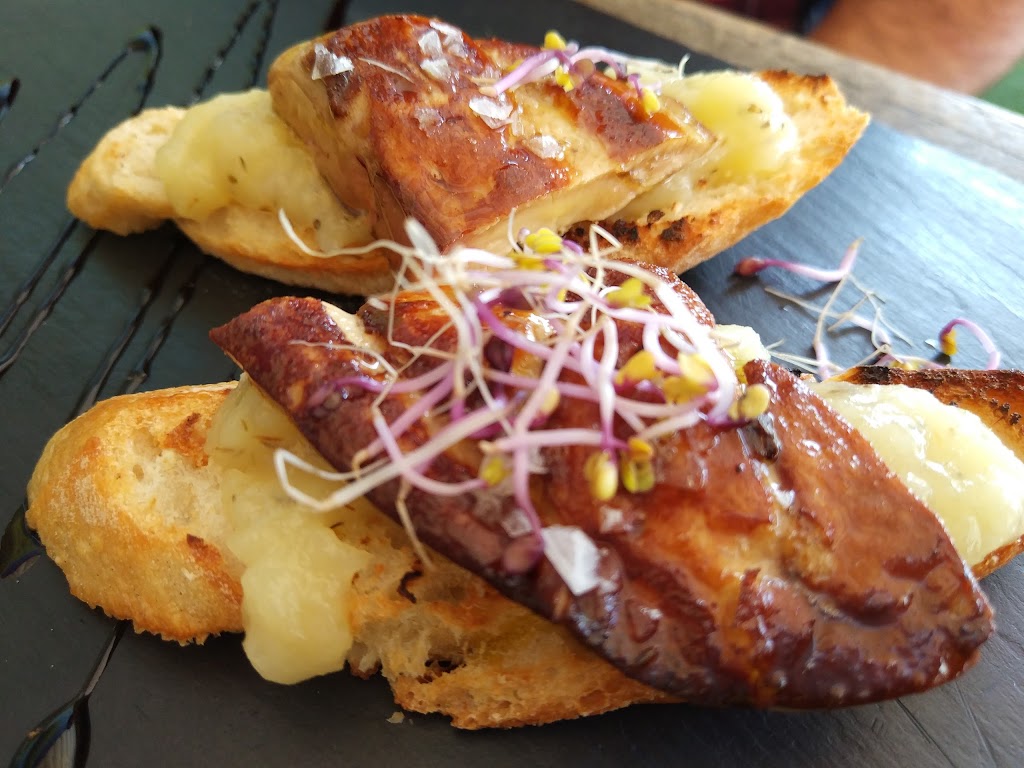 Restaurante La Burguesita — Comida y bebida