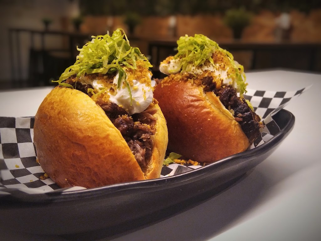 Restaurante LOU burger — Comida y bebida