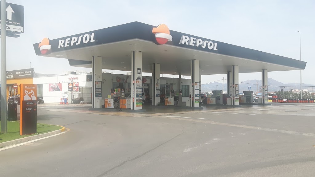 Estacion de Servicio Repsol — Exterior