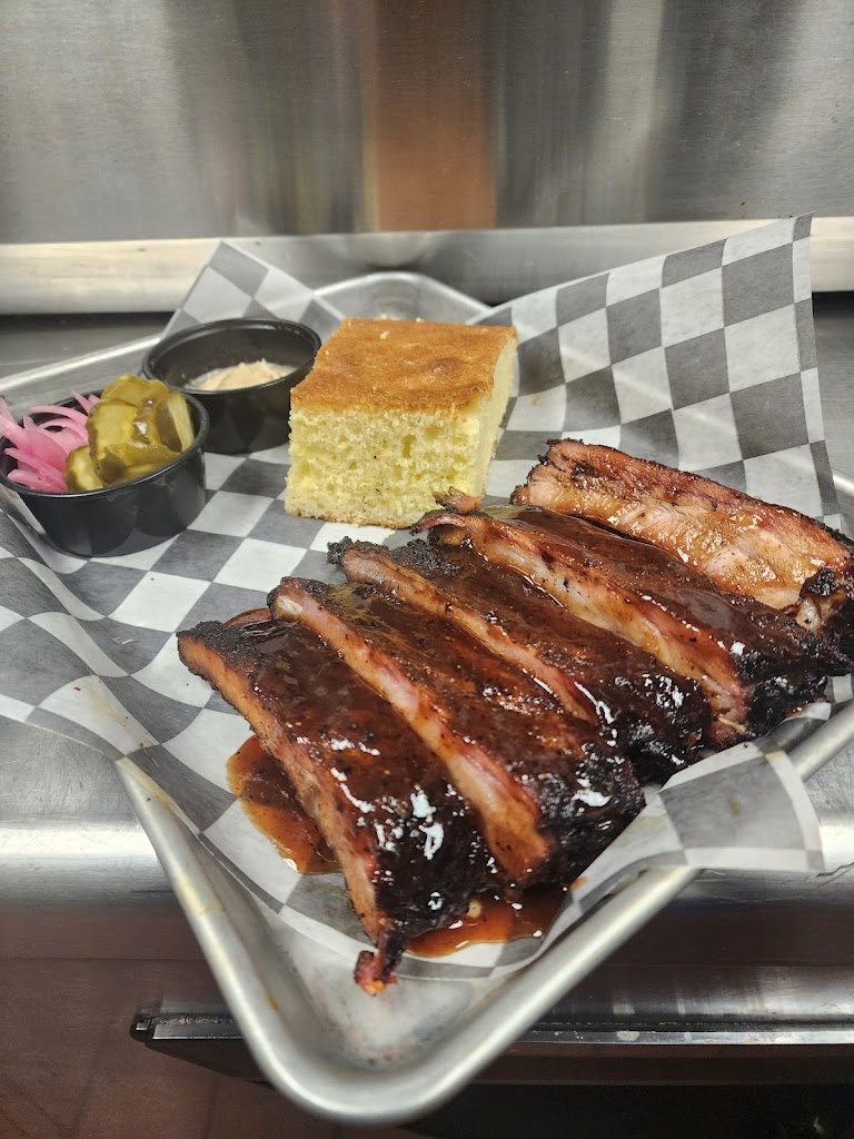  Busted Knuckle BBQ @ Lift Bridge New Richmond taproom