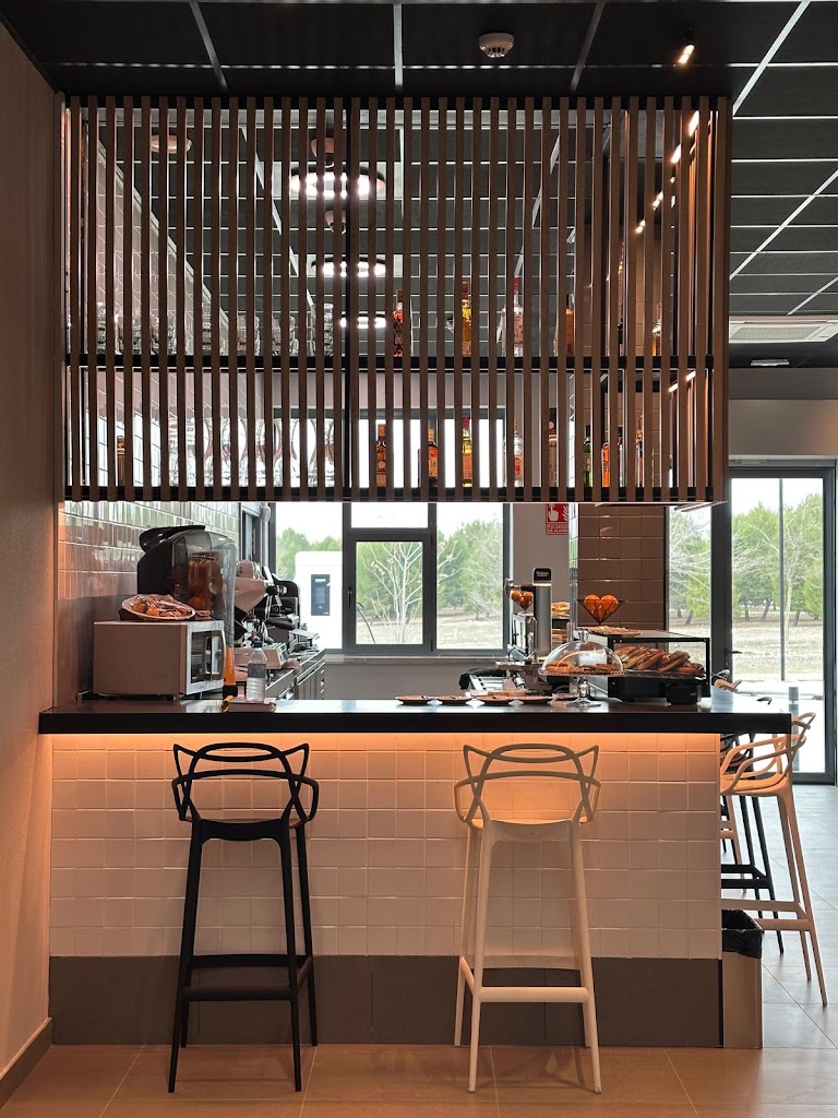 Cepsa La Gavia - Area 365 — Interior