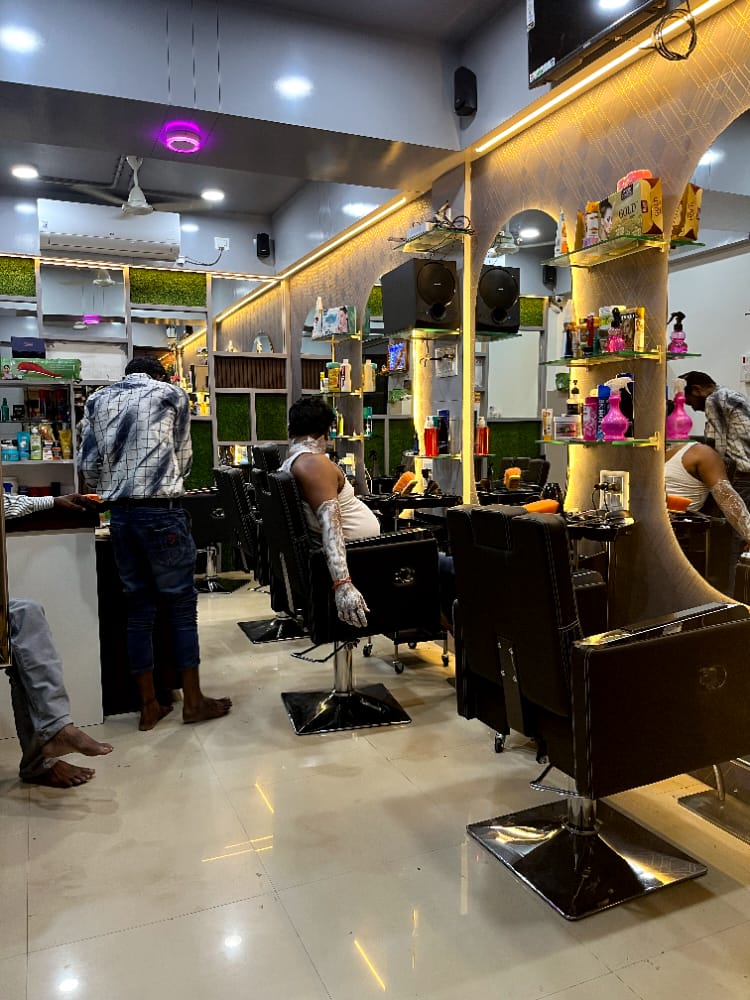 Harry Mens Parlour