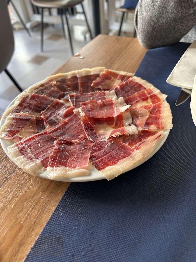 Restaurante Salon Romero — Comida y bebida