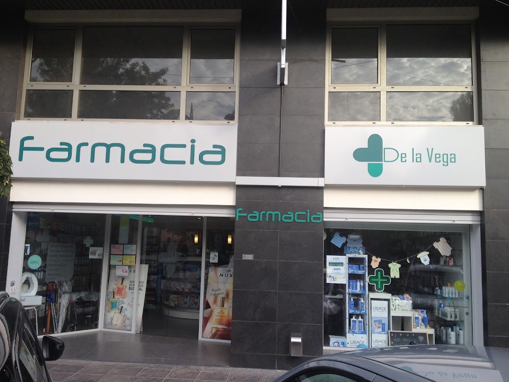 Farmacia De la Vega — Del propietario