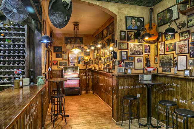 Taberna Calle Melancolia — Ambiente