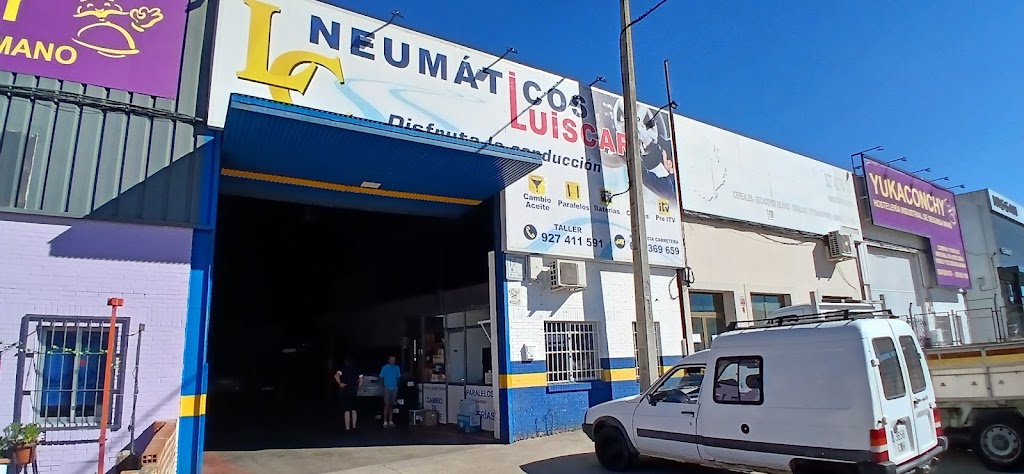Neumaticos Luiscar — Exterior