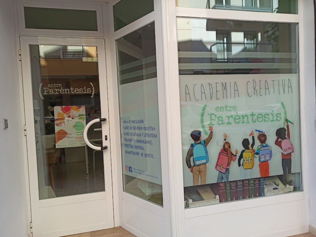 Entre Parentesis -Academia creativa