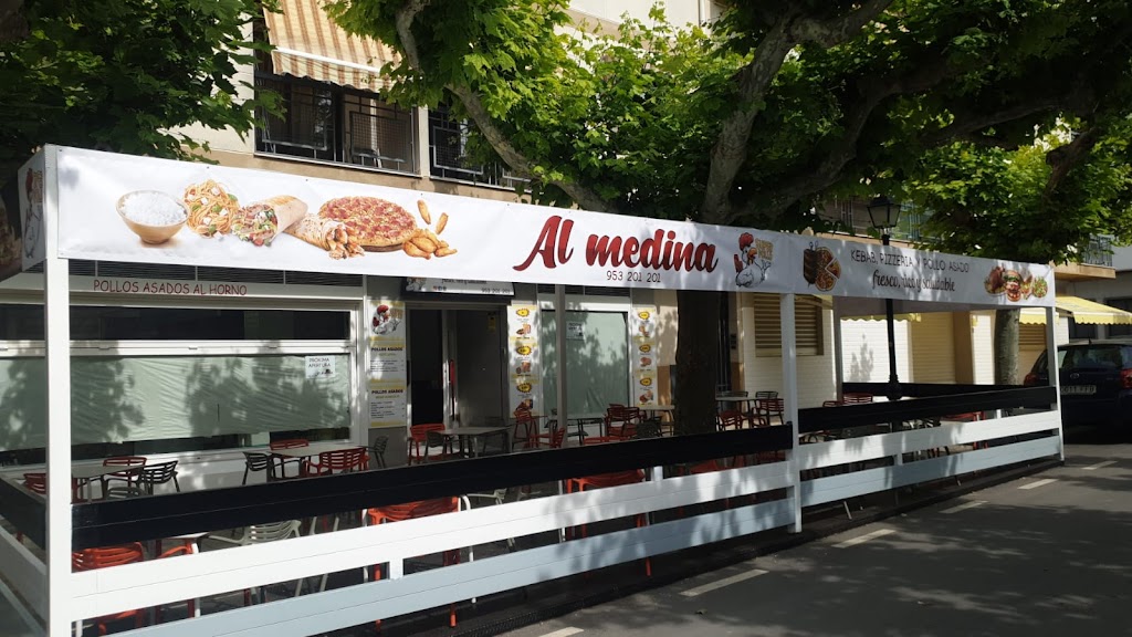 Al Medina Kebab, pizzeria y pollo asado