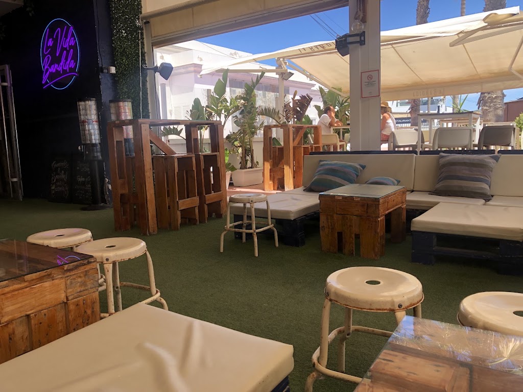 LA BANDIDA BEACH BAR — Ambiente