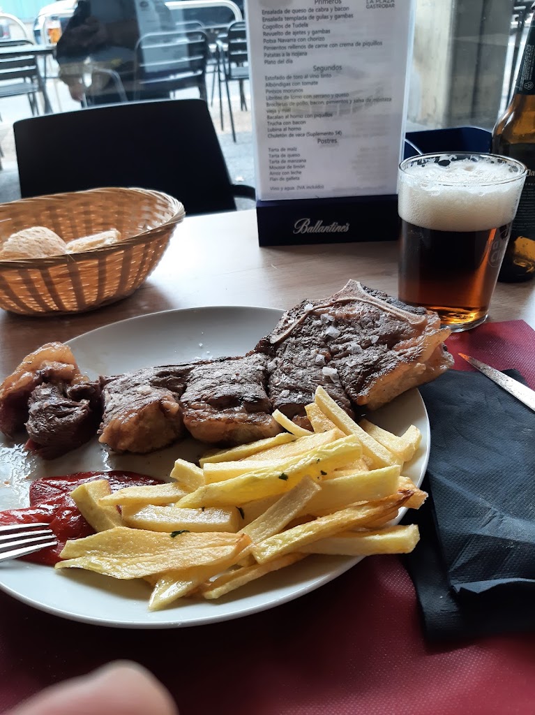 Club Taurino de Pamplona-Iruna — Comida y bebida
