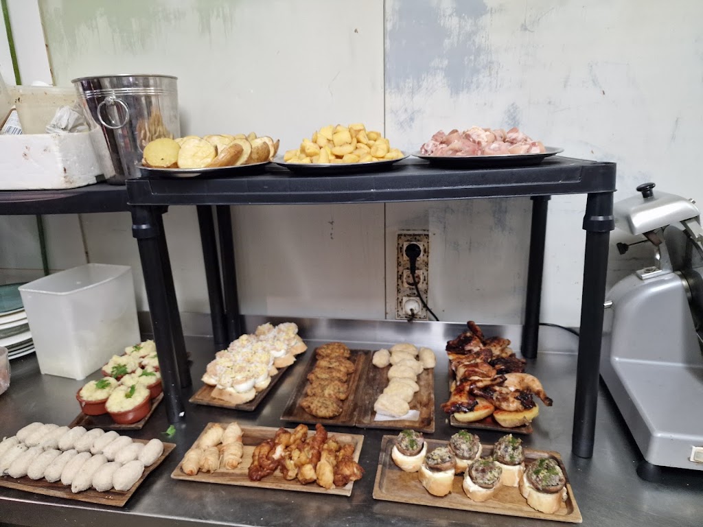 Restaurante La Herradura — Comida y bebida