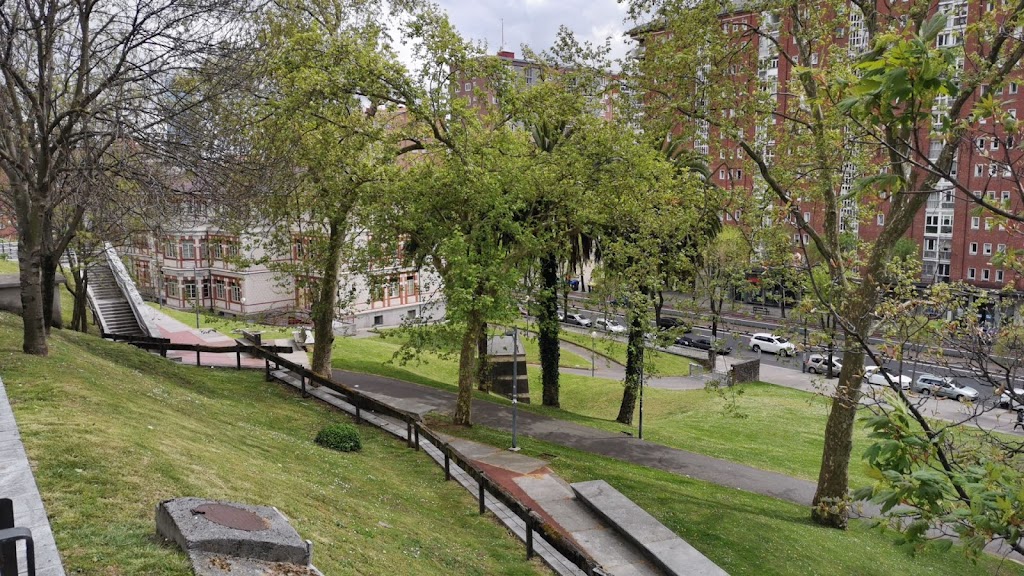 KZgunea Bilbao: Deusto