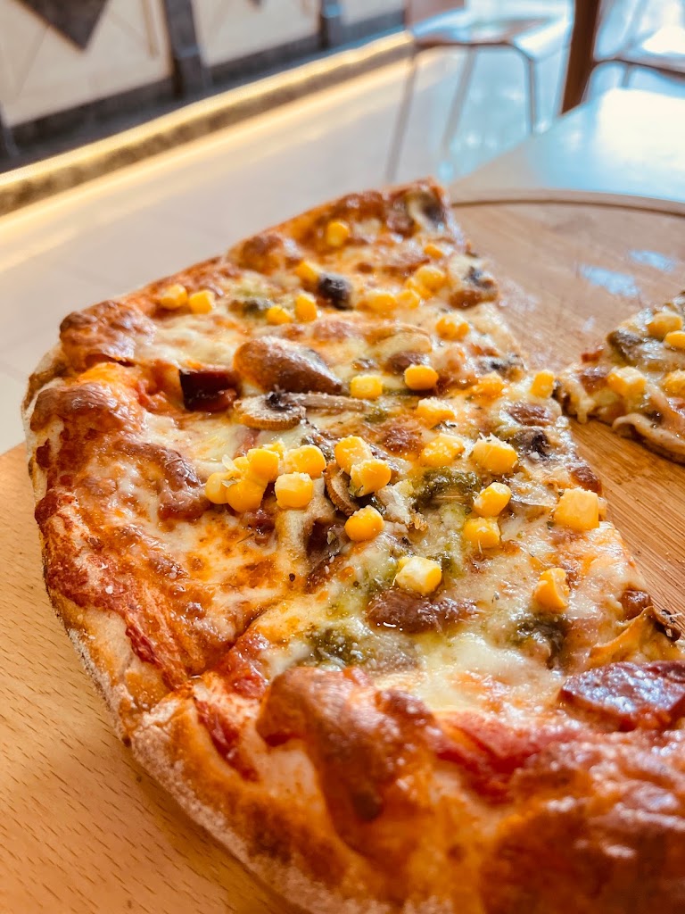 Misterio Pizza — Comida y bebida