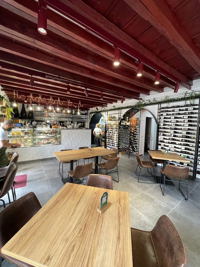 Restaurante y Vinoteca La Reserva