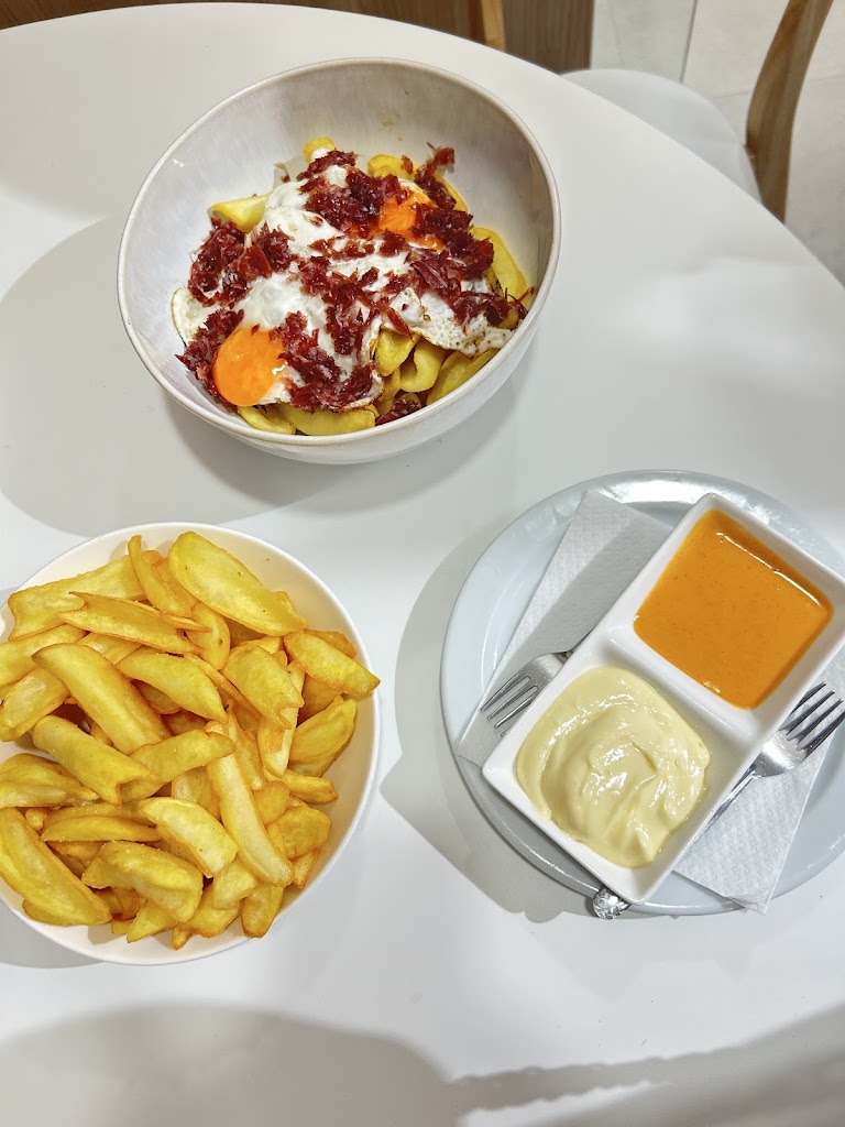 Bar Xarlot Martorell — Comida y bebida