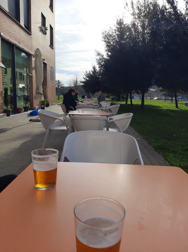 Cafeteria Ezkaba — Comida y bebida