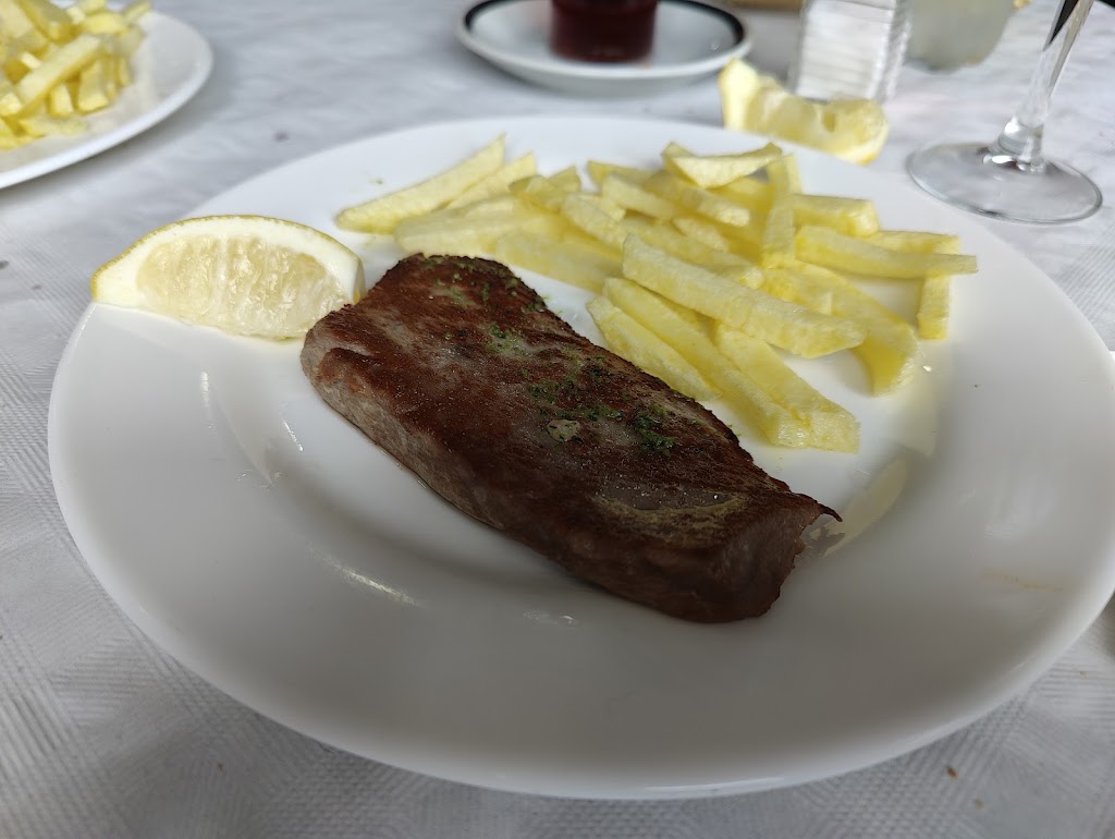 Cerveceria El Salt — Comida y bebida