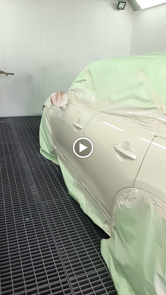 Car Crash Chapa y Pintura — Videos