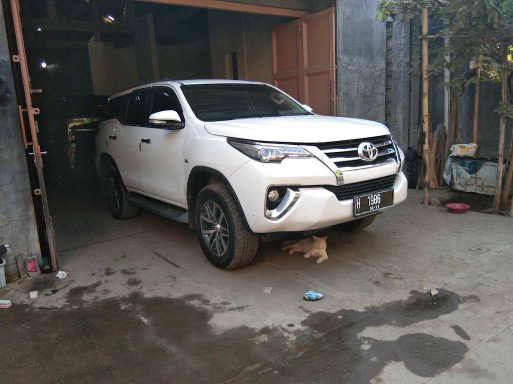 Salon Mobil Mugik