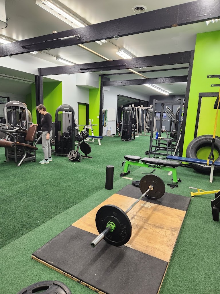  Edge Fitness and Training Headquarters