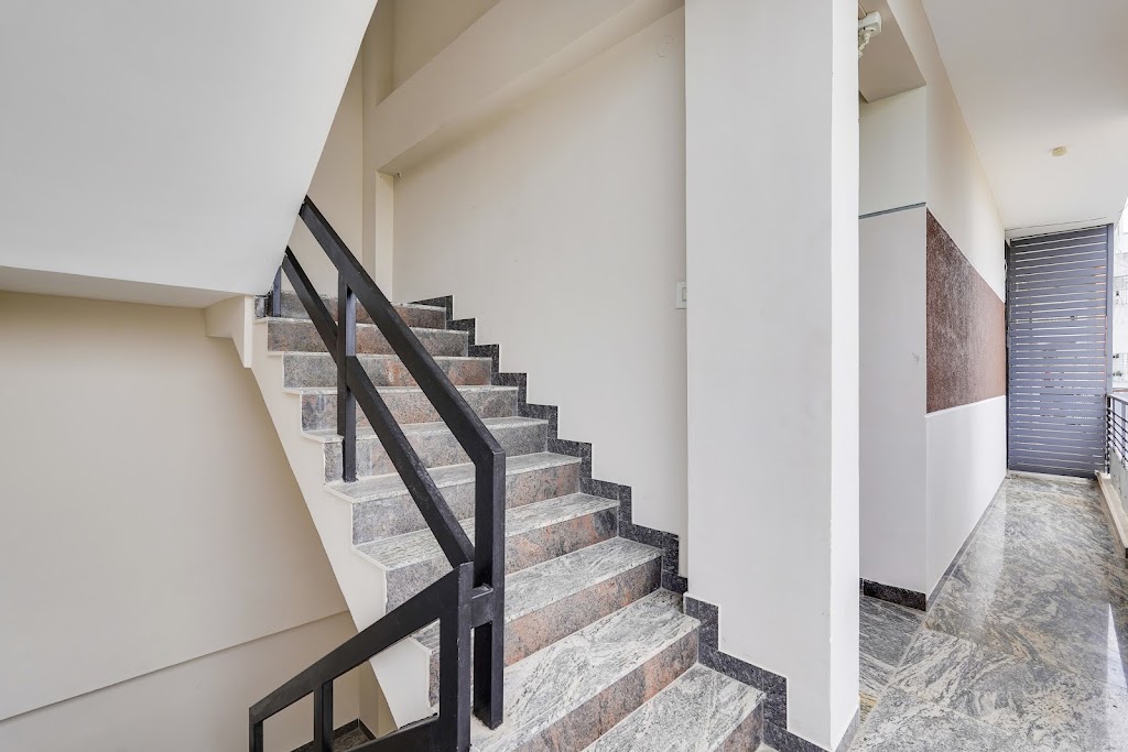 Oyo Golden Stay Inn