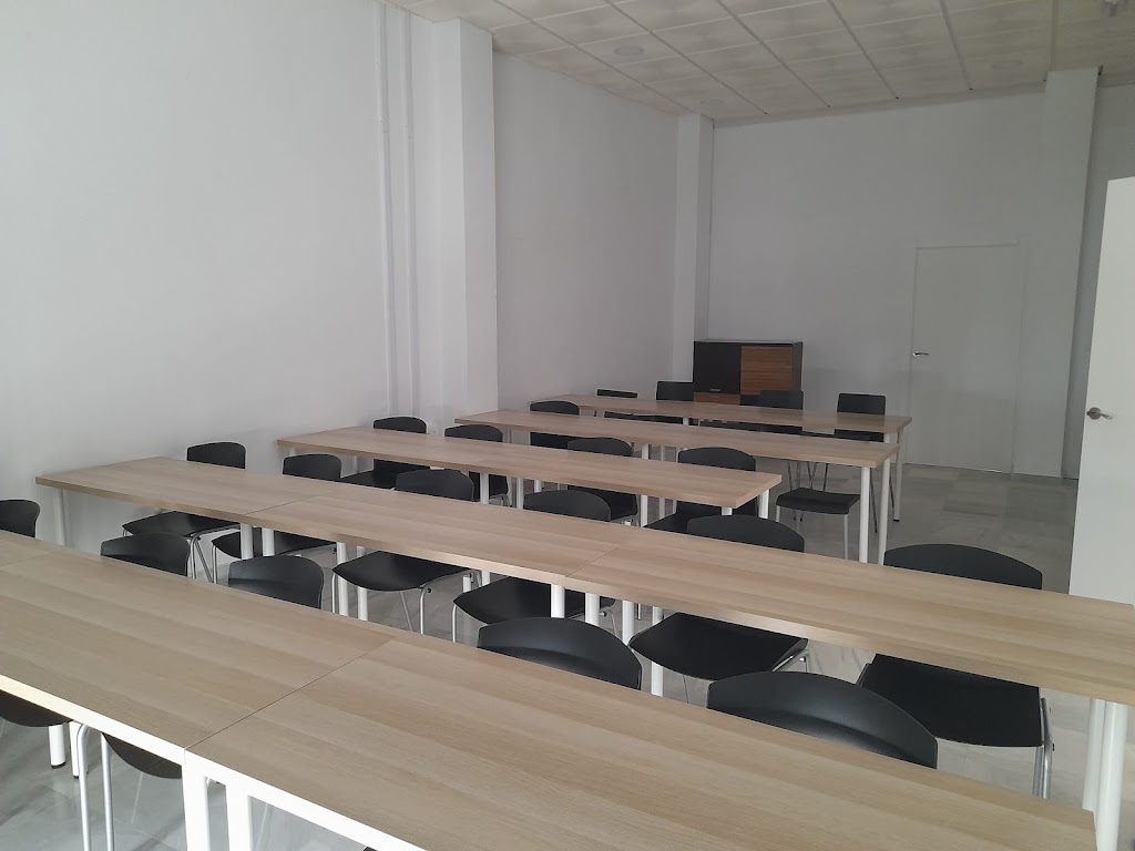 Academia El Castillo — Del propietario