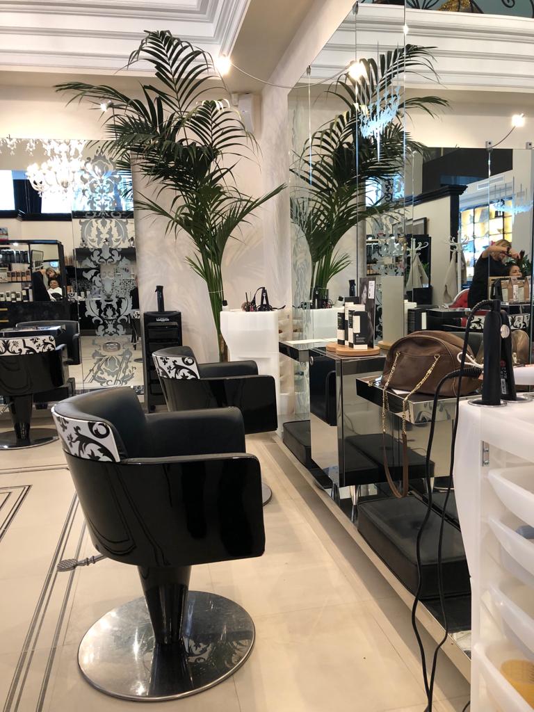 Glow Beauty Puerto Banus — Interior