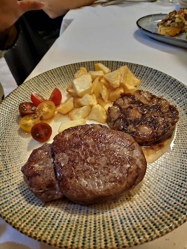 Tapukas cafe-bar — Comida y bebida
