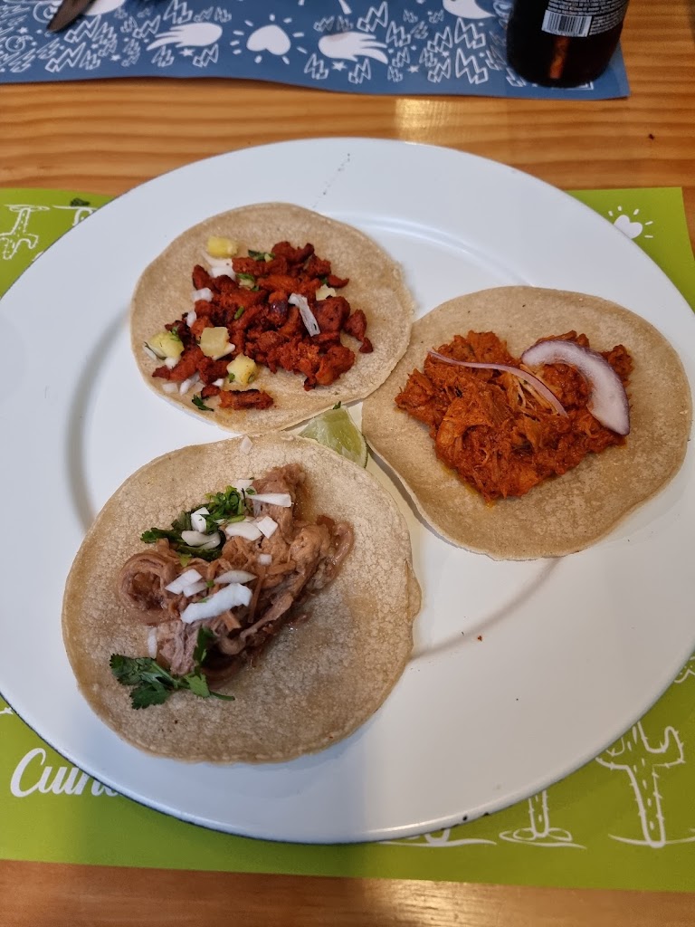 Restaurante Peltre Cuina Mexicana — Comida y bebida
