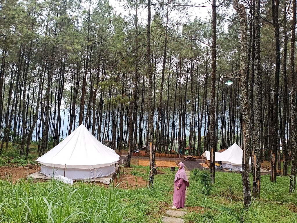 Camping Ground Curug Lawe