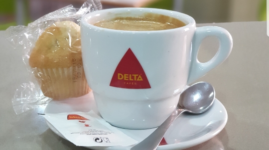 Bar-Cafeteria Hogar del Pensionista de Lucena. — Comida y bebida