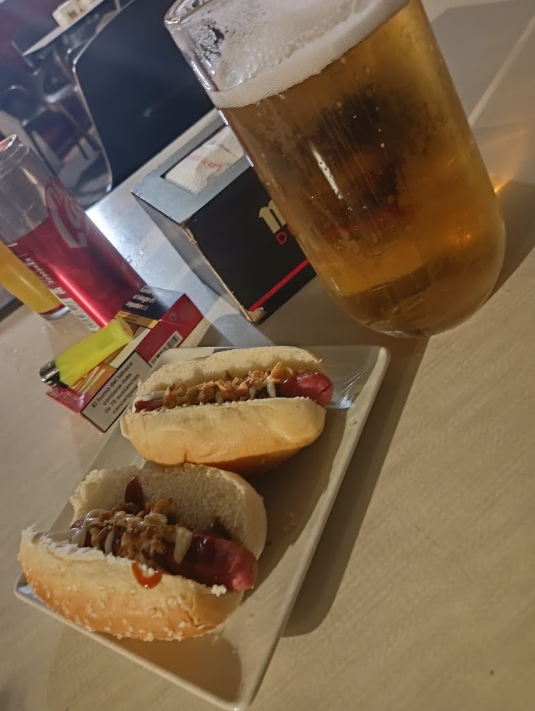 Bar Luna - Cafeteria — Comida y bebida