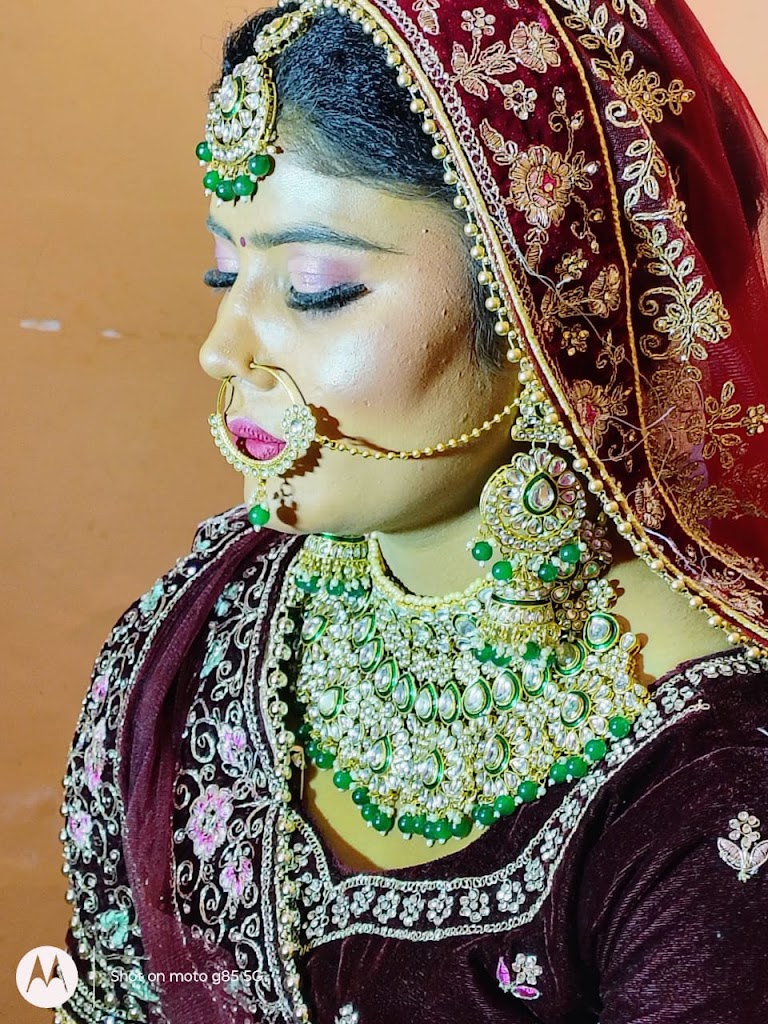 Ikonic Beauty Saloon