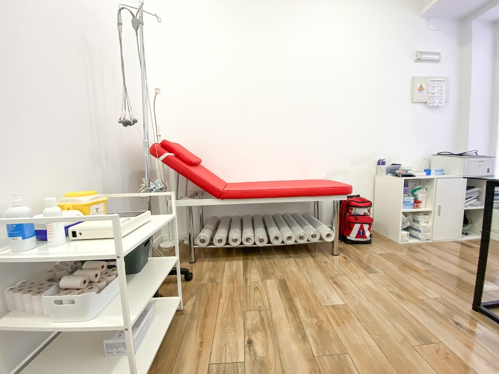 Doctor / Lakare - Nerja Medical Center - Dr Ben / Dr Julie