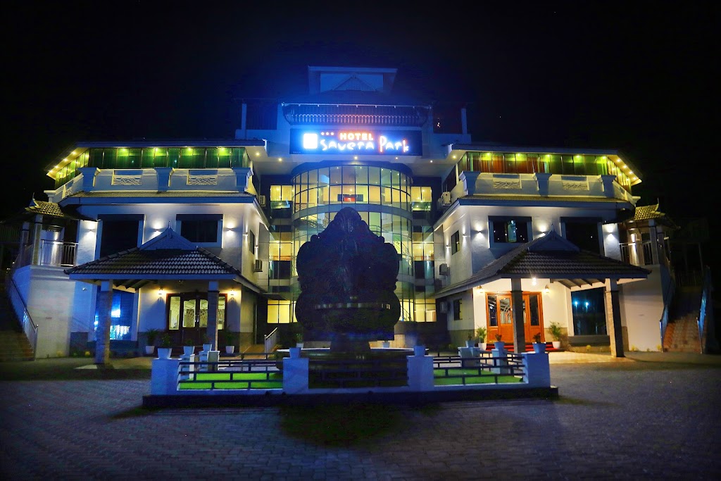 Hotel Savera Park