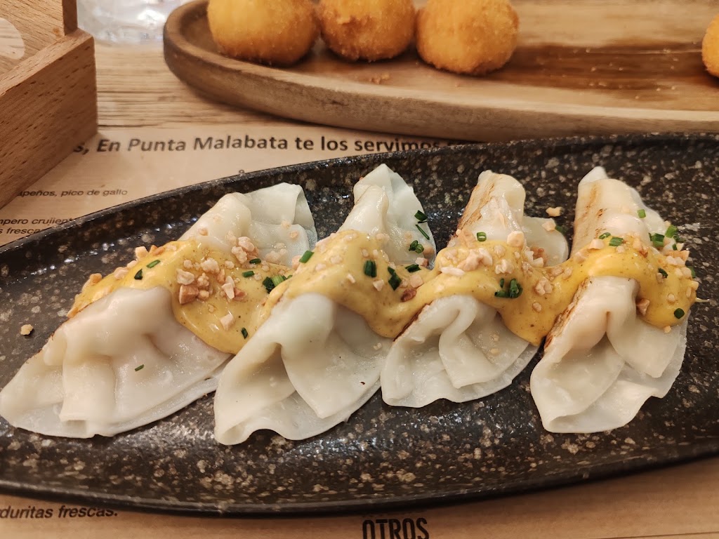 Punta Malabata — Comida y bebida