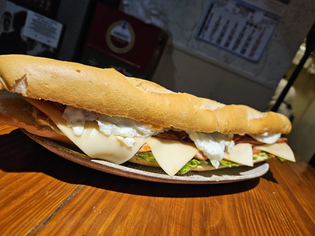 Bar Las Cabilas — Comida y bebida