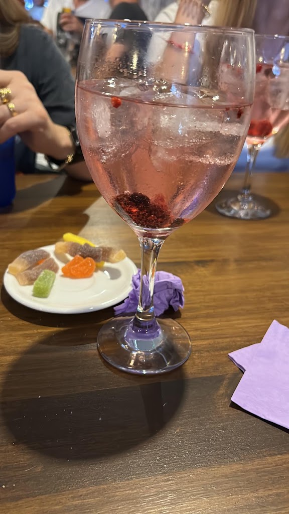 Bar Berry & Gin — Comida y bebida